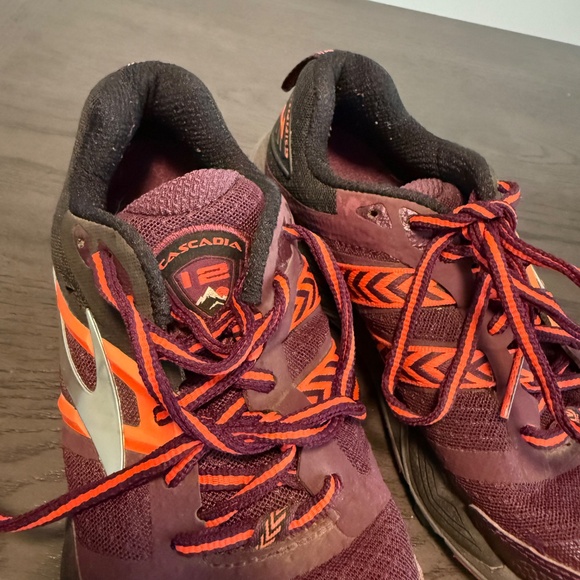 Brooks Cascadia 12 Womens Running Shoes‎ Size 6,5 Purple Orange - Picture 3 of 8